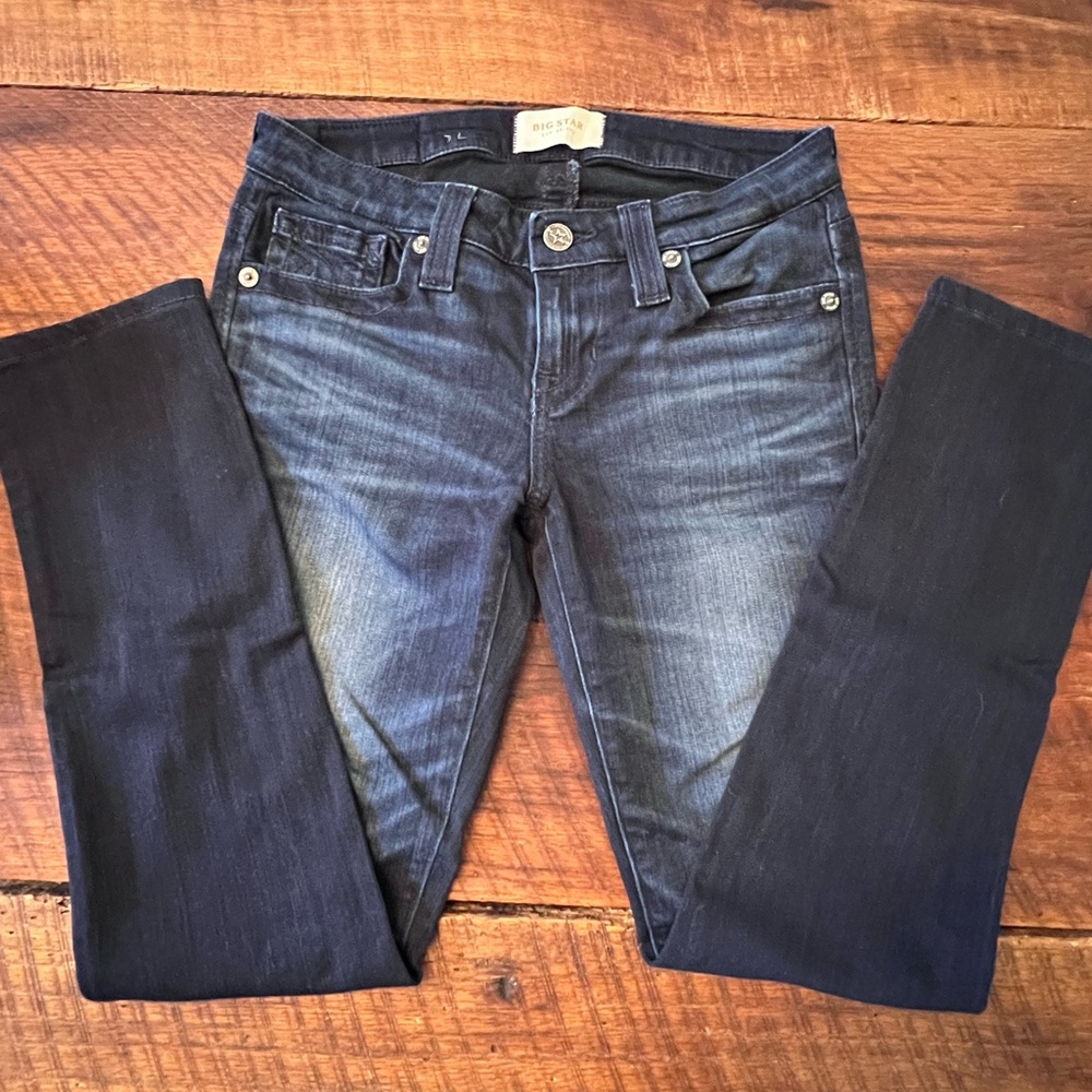 Big Star liv skinny jeans dark wash. Size 26R.